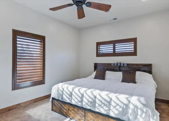 Reno Basecamp 2 King Suites, Walk To Food And Fun